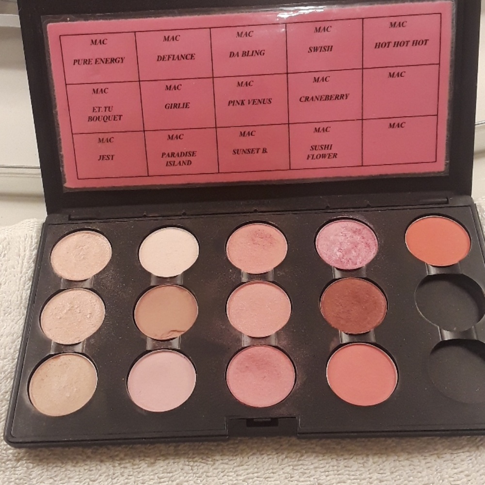 Mac eyeshadow palette